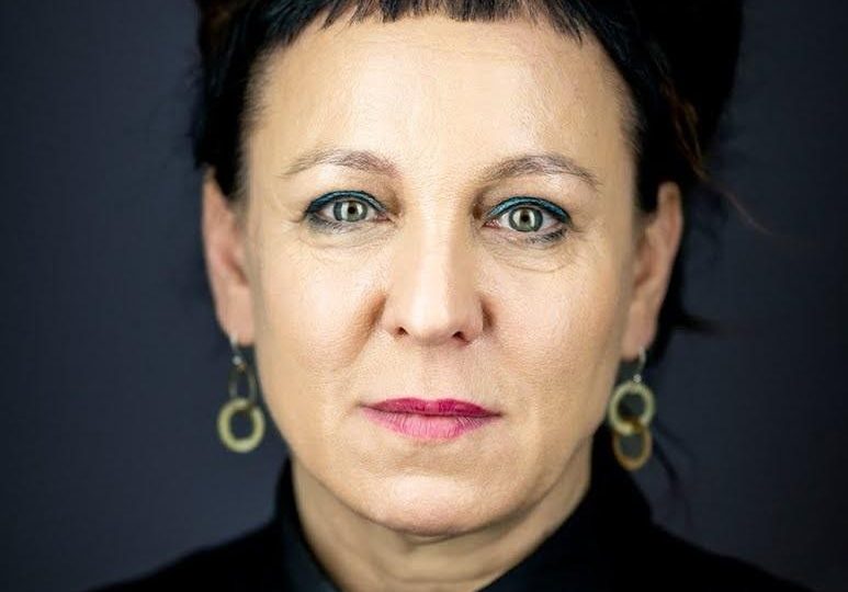 Olga Tokarczuk – metryka [wiek, wzrost, mąż i dzieci, pochodzenie, rodzina, życiorys]