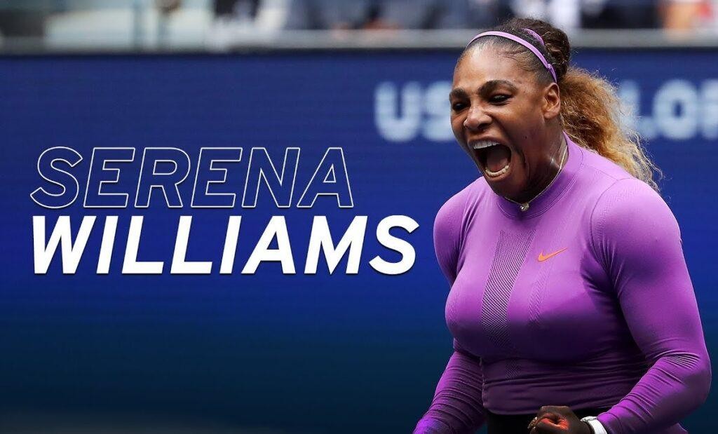 Serena Williams w trakcie potężnego serwisu, ukazująca siłę, koncentrację i dynamikę gry.
