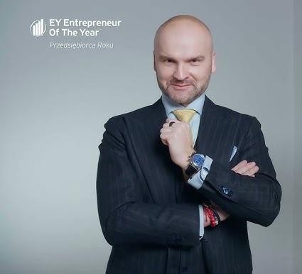 Grafika przedstawiająca młode talenty wspierane przez Fundację Rafała Brzoski, symbolizująca rozwój i innowacje.